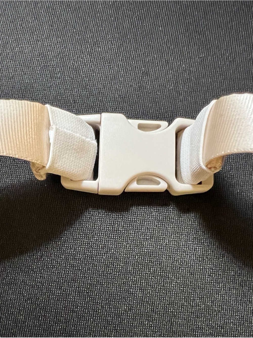 Adidas Cream Mesh Belt Bag (Fanny Pack) With Front Zip & Straps - Picture 5 of 8
